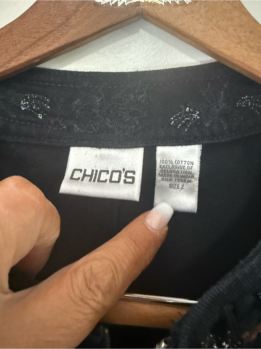 Chicos Black Embroidered & beaded Zip-Front denim Jacket size large (2) - Picture 4 of 13